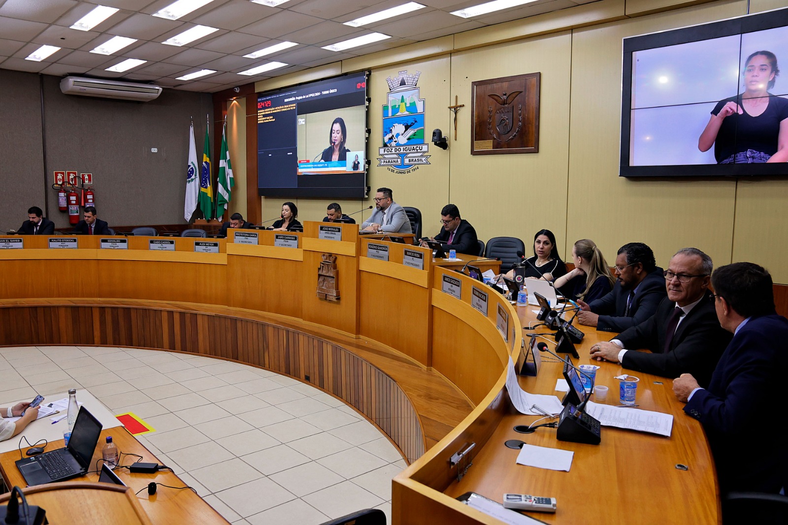 Vereadores de Foz do Iguaçu aprovam 16 projetos em sessão ordinária
