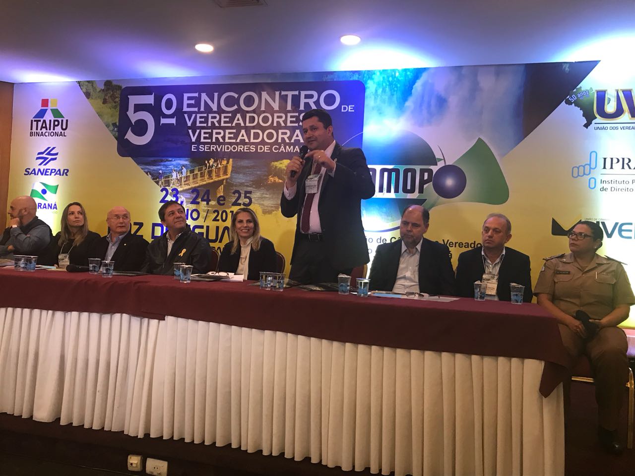 Vereadores do Oeste do Paraná assinam moção de apoio à greve dos caminhoneiros