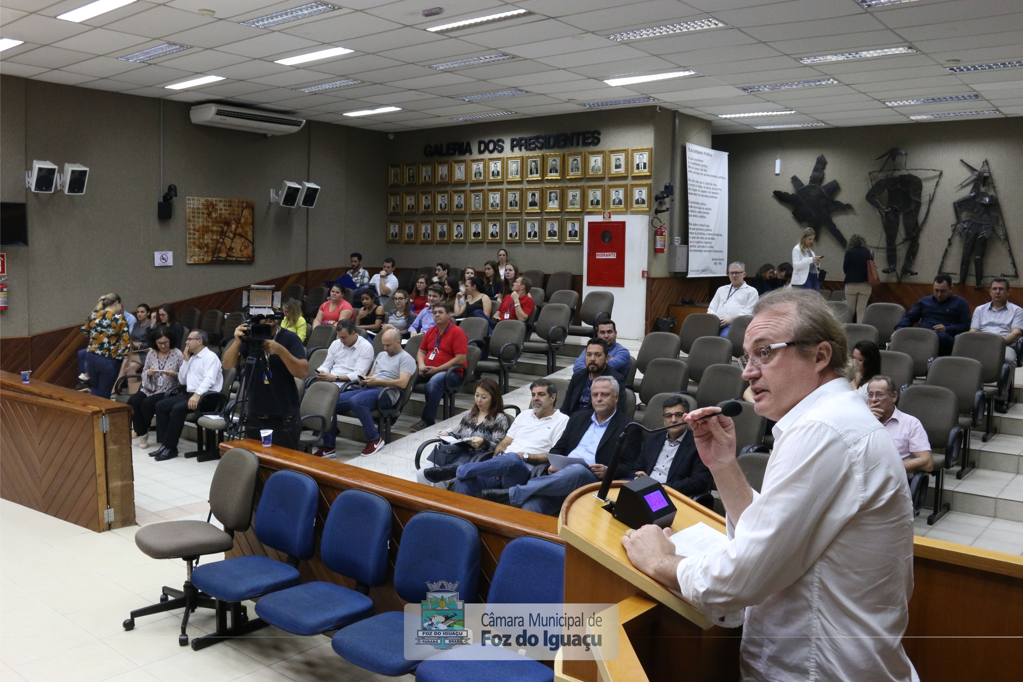 Vereadores e universitários acompanham prestação de contas da prefeitura   