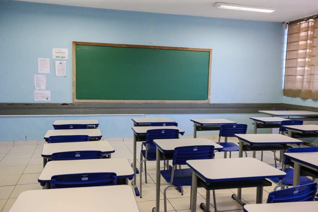 Vereadores pedem explicação ao Governo do Estado sobre indisponibilidade de vagas no Ensino Médio noturno