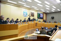 Vereadores questionam demora no atendimento e falta de médicos em UPA