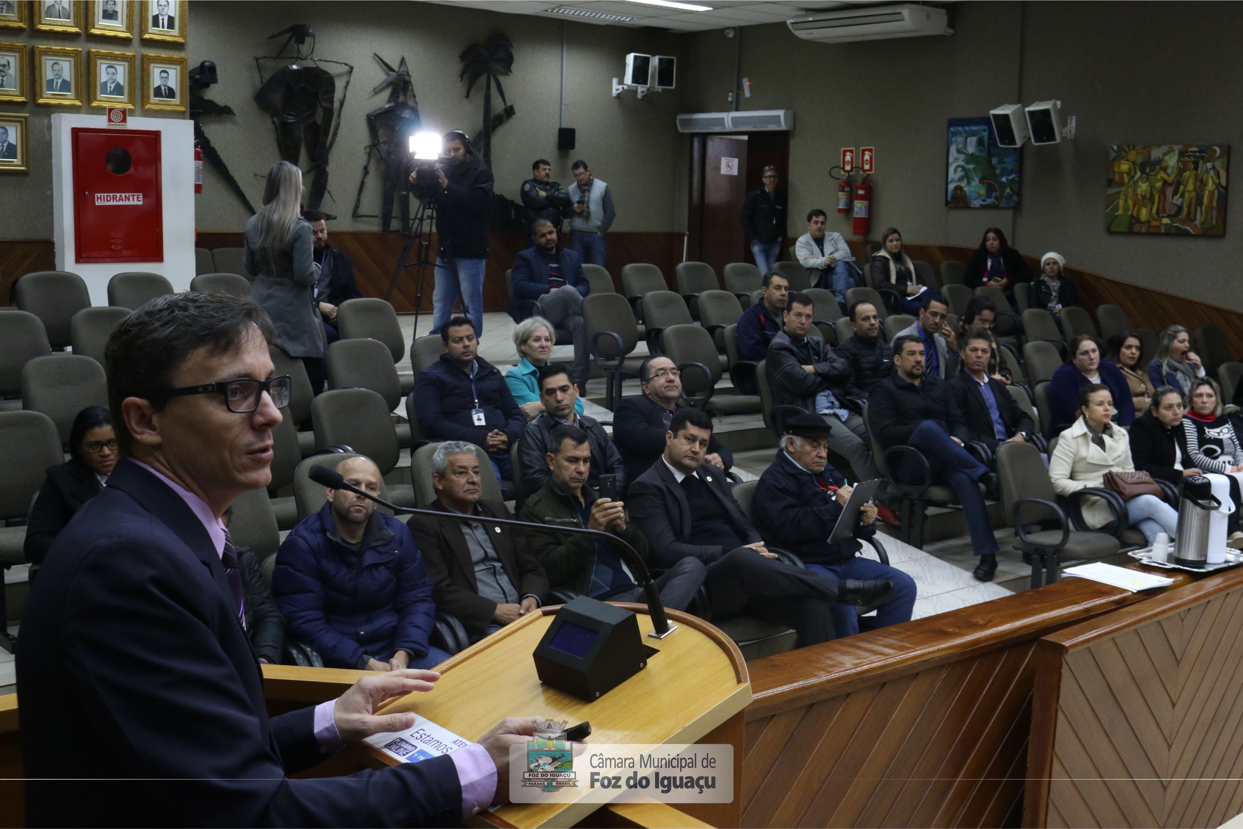 Vereadores recebem gestores e debatem soluções para o Hospital Municipal