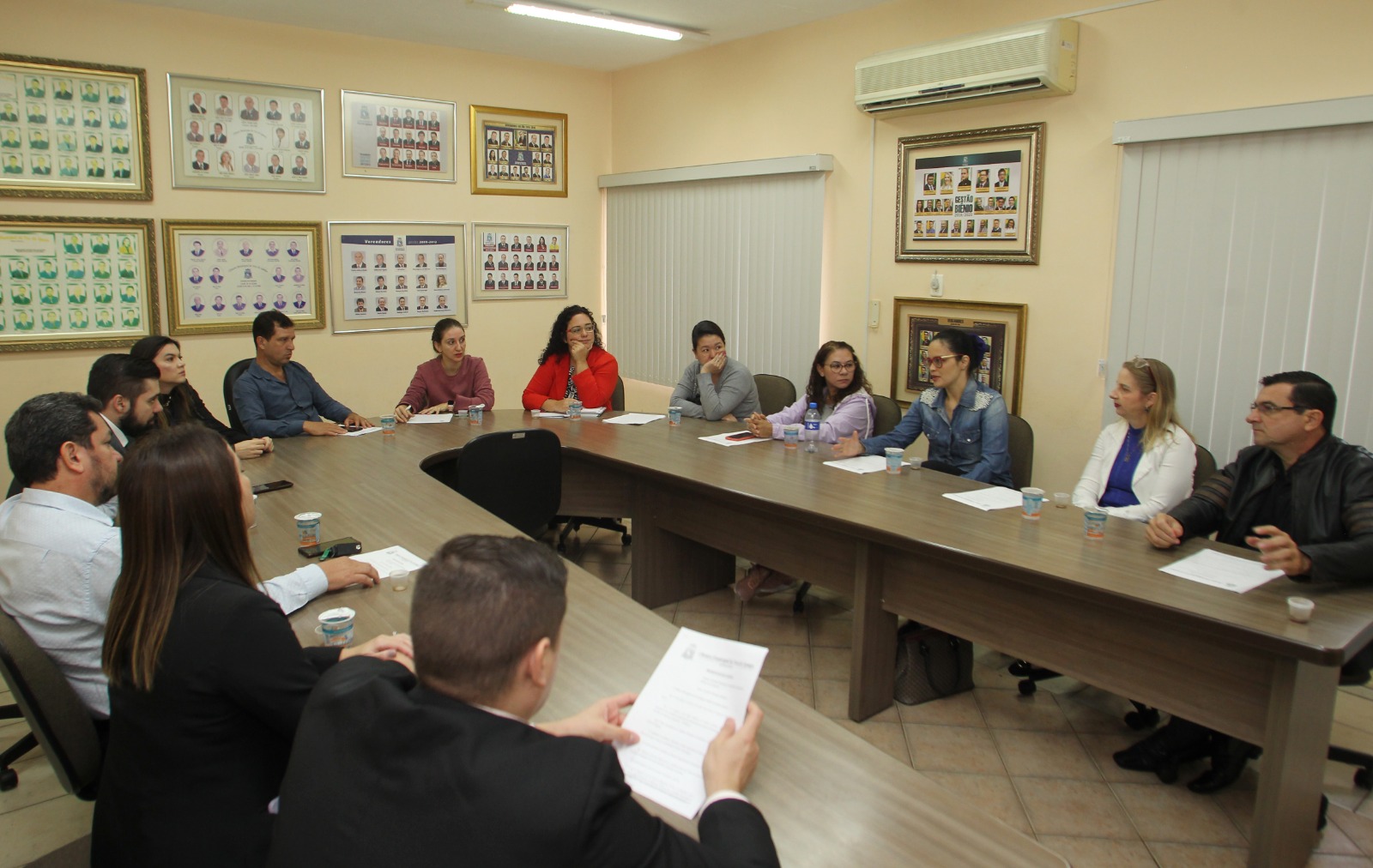 Vereadores se reúnem com a comunidade para discutir a criação do Conselho Municipal Comunitário de Segurança Escolar