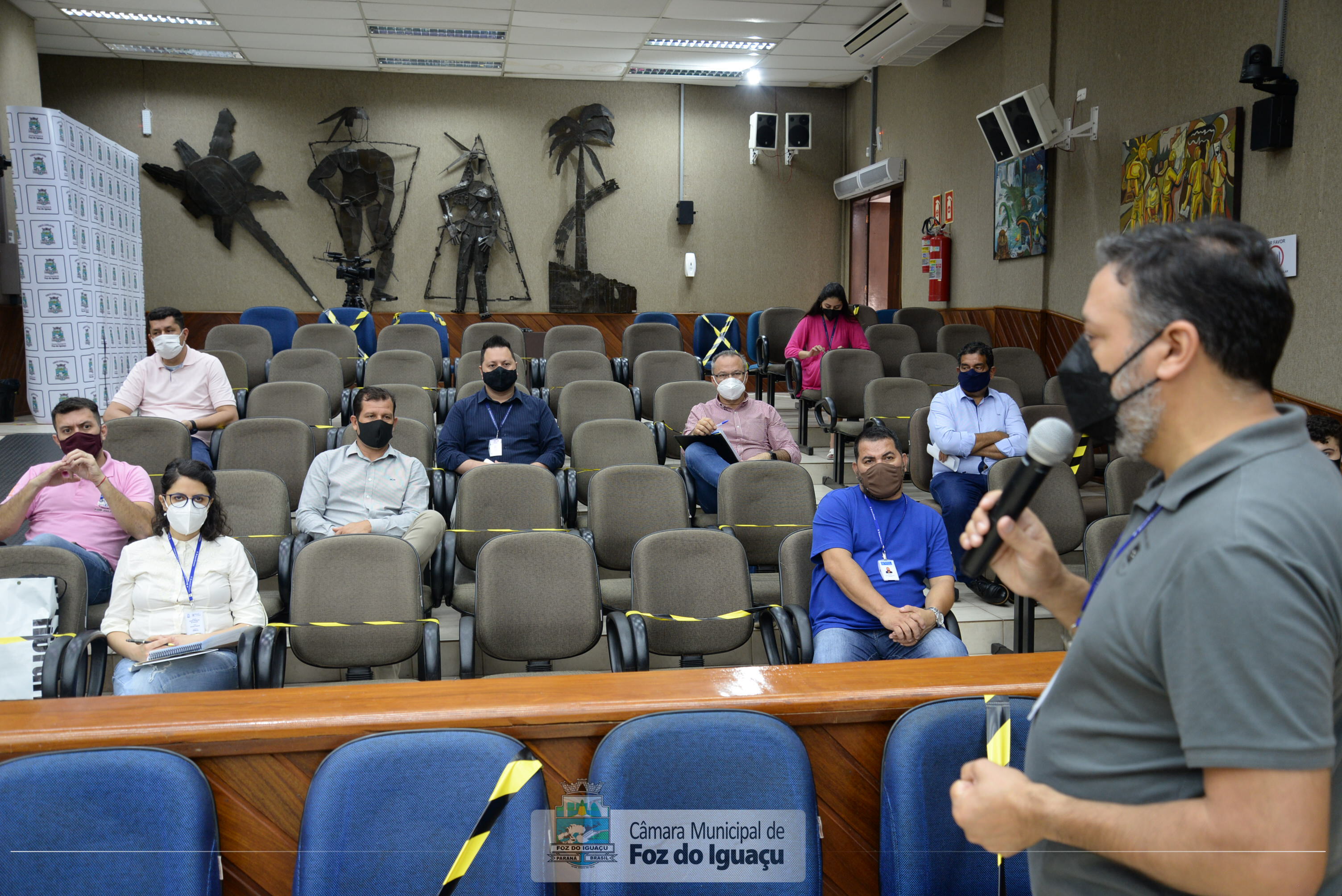  Vereadores se reúnem com diretores da Fundação Cultural