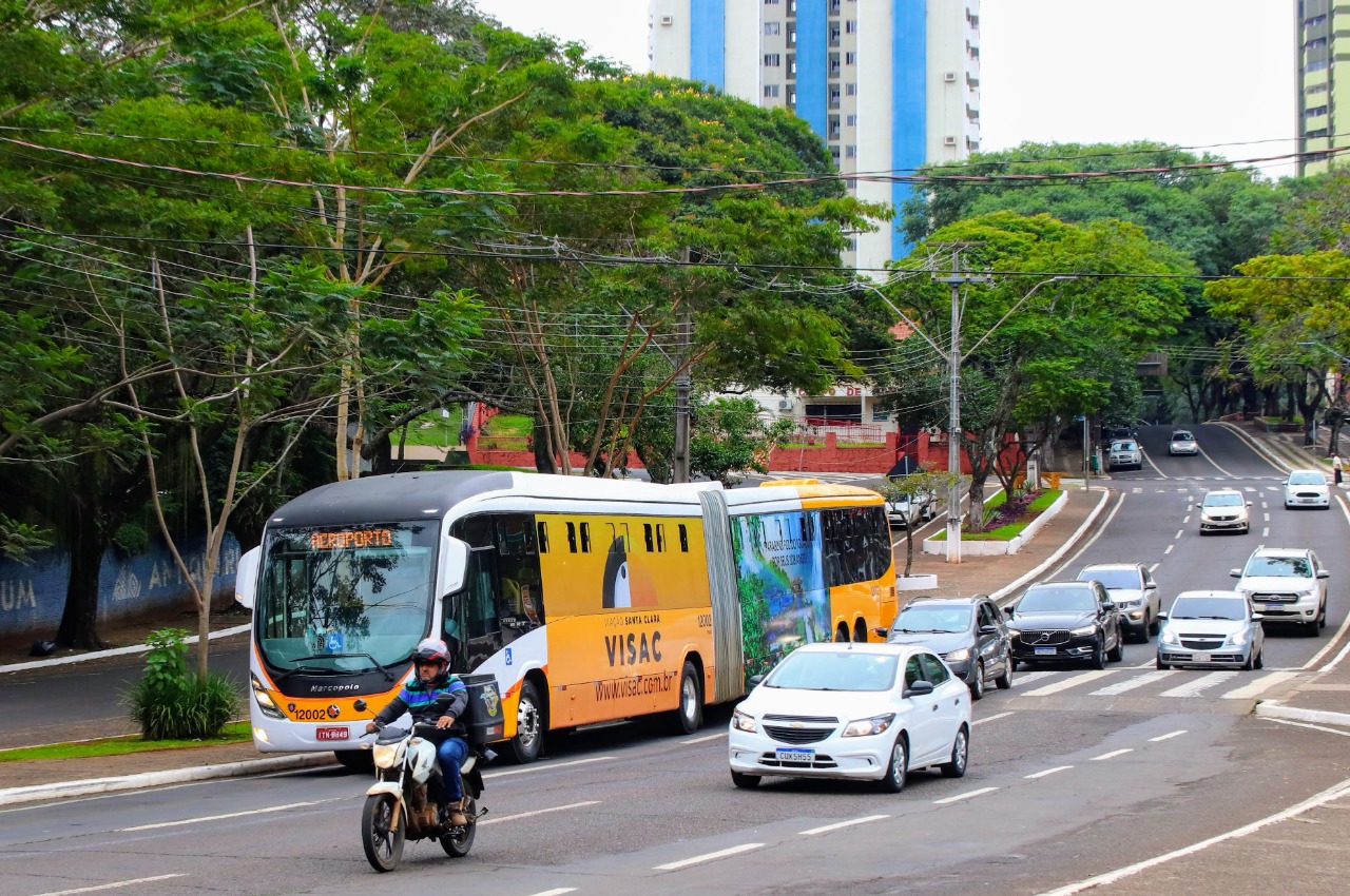 Você sabia que o transporte coletivo de Foz tem um app com horários e itinerários em tempo real?