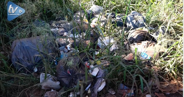 Você sabia que quem joga lixo nas ruas pode pagar multa de até 10 mil reais?